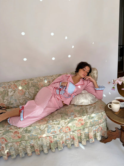 Rosa Pyjama mit herzförmigen Taschen
